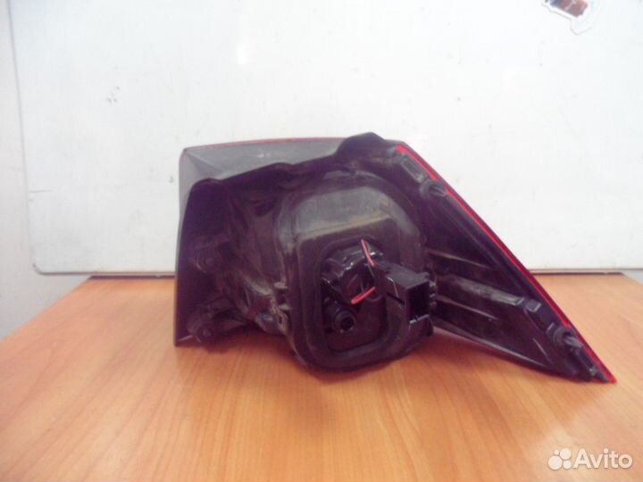 Фонарь задний наружный левый VW Golf VII
