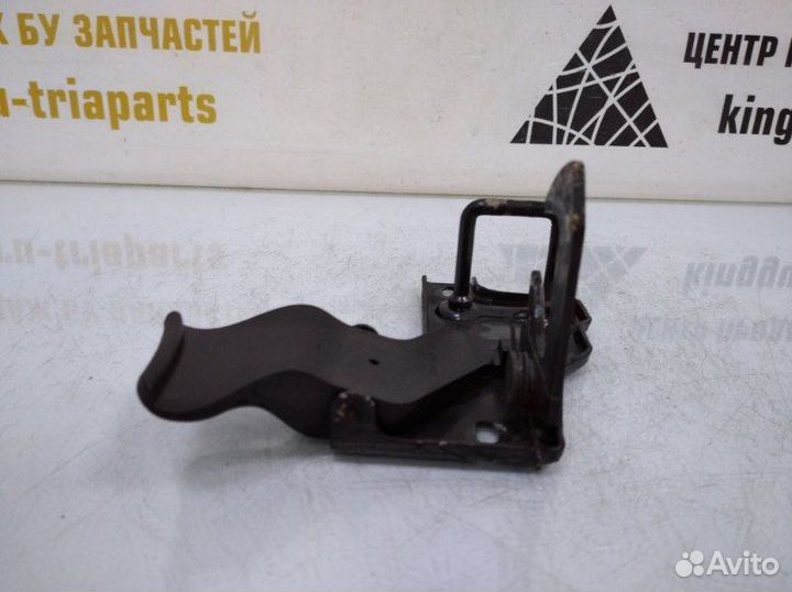 Крюк замка капота Skoda Fabia 2 5J2 рестайлинг