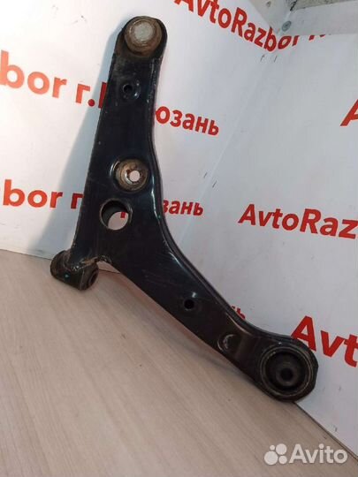 Рычаг передний левый Mitsubishi Lancer Cedia