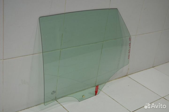Стекло двери заднее левое Audi Q3 8U 2012