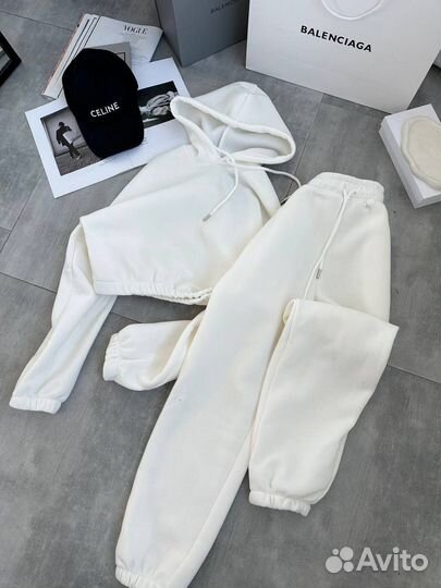 Спортивный костюм женский