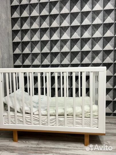 Детская кроватка без маятника