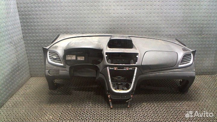 Панель передняя салона Buick Encore, 2014