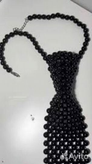 Галстук из бусин