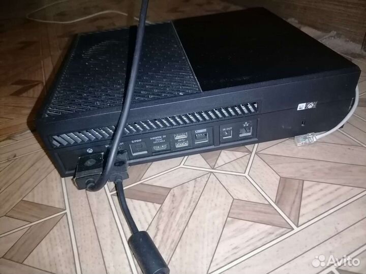 Xbox One 9 игр и 2 джойстика