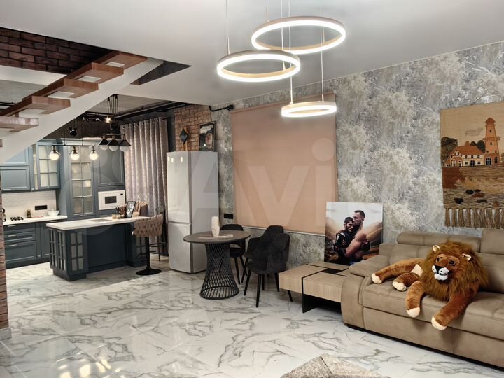 2-к. квартира, 102,2 м², 3/3 эт.