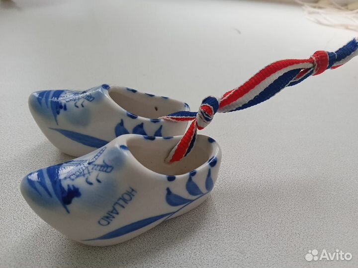 Сувенирные фарфоровые кломпы(Голландия)