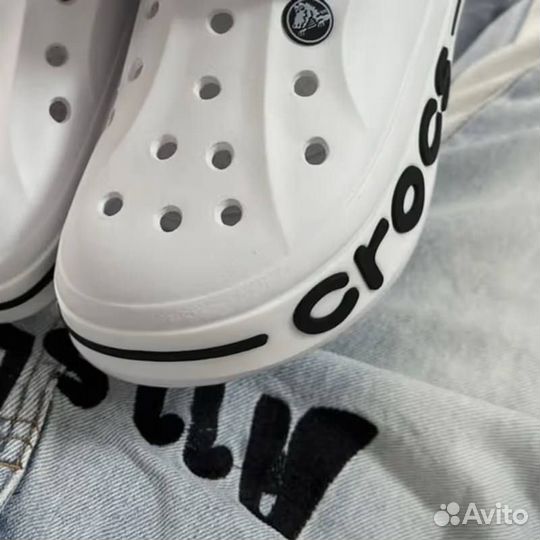 Crocs белые Сабо унисекс Шлепанцы Мужские-Женские