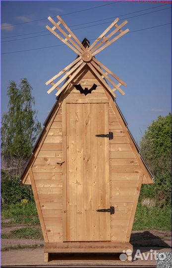 Уличный туалет деревянный