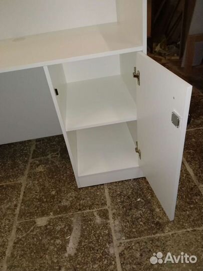 Стойка ресепшн, новая