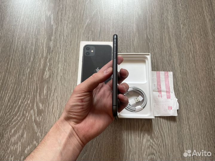 iPhone 11, 64 ГБ
