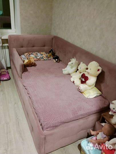 Кровать