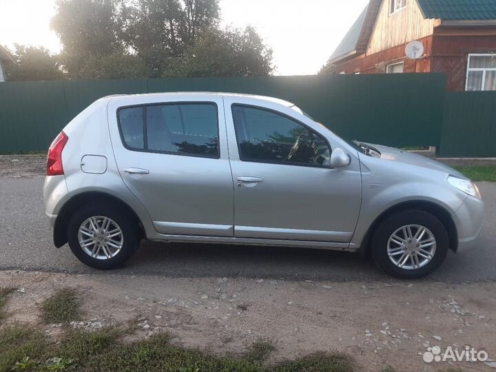 Renault Sandero, 2012