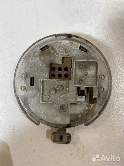 Плафон подсветки салона задний Nissan Patrol Y60