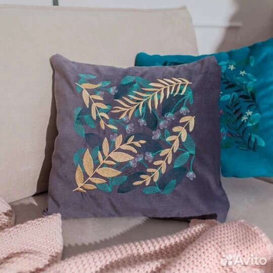 Декоративные подушки с вышивкой
