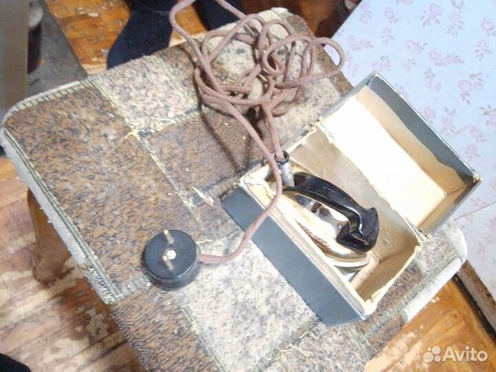 Малогабаритный электрический утюг