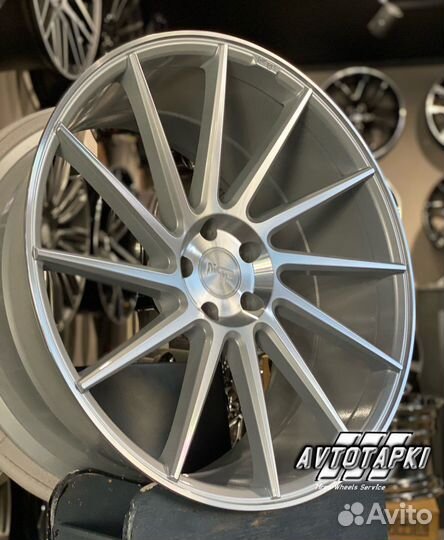 Диски 5-114,3 r22 Niche surge silver