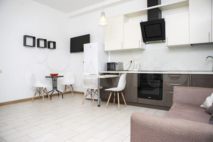 2-к. квартира, 80 м², 2/18 эт.