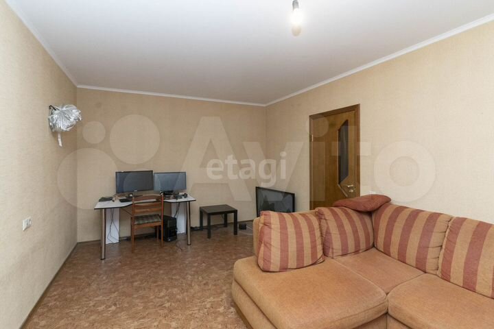 2-к. квартира, 64,3 м², 8/10 эт.