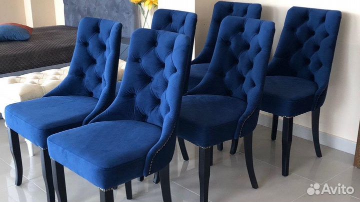 Стулья в кафе