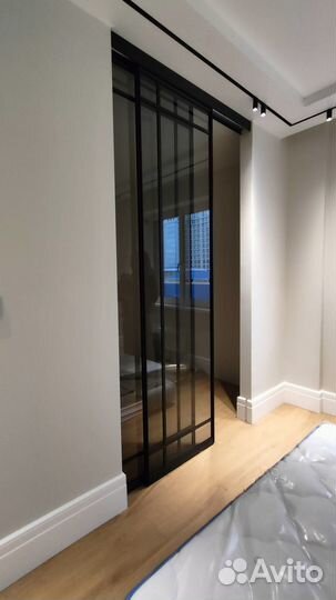 Раздвижная перегородка с матовым стеклом