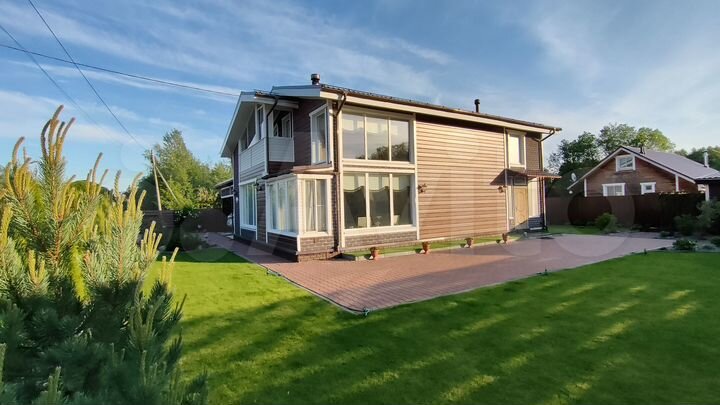 Дом 185,5 м² на участке 8 сот.