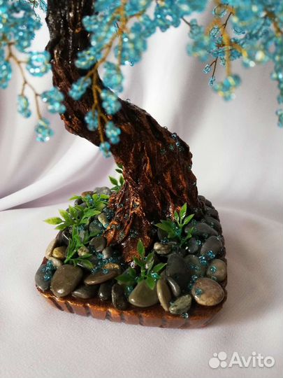 Бонсай из бисера голубого цвета ручной работы