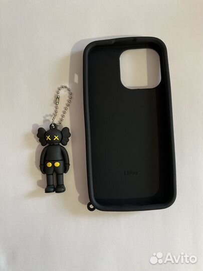 Чехол на iPhone kaws с брилком