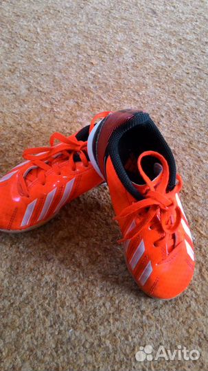 Футбольные бутсы Adidas