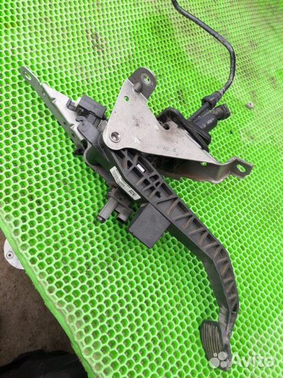 Педаль сцепления Ford Focus 3 pnda 2012