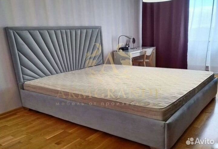 Кровать с подъемным механизмом