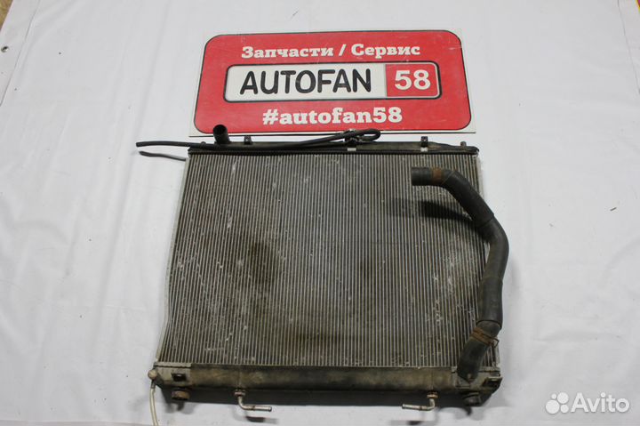 Радиатор двигателя Mitsubishi Pajero / Montero