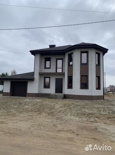 Бригада строителей каменщиков