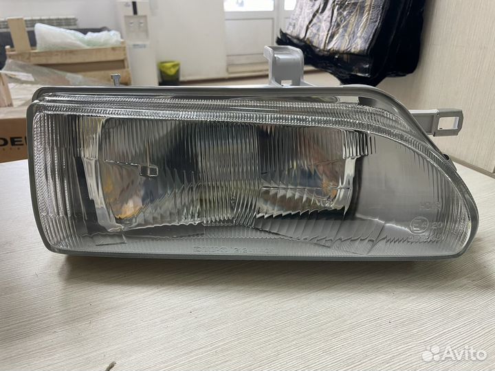 Фара правая Corolla AE92