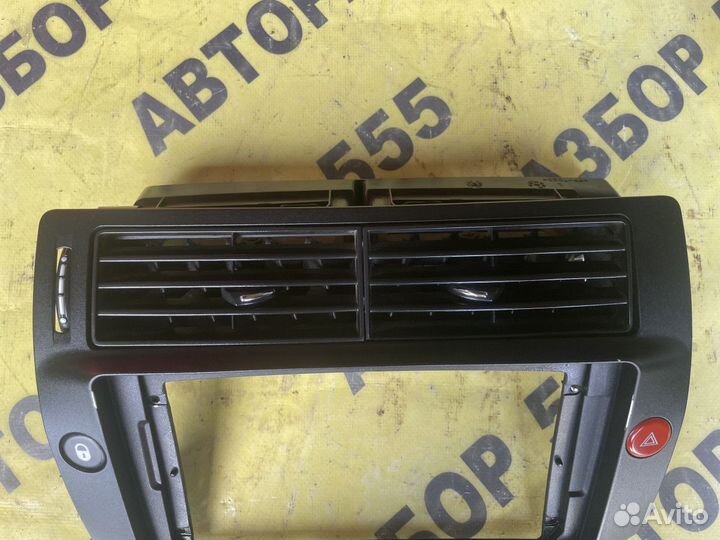 Рамка магнитолы Citroen C4