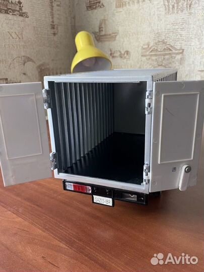 Игрушечные машинки