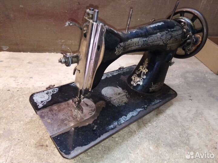 Швейная машинка госшвеймашина со станиной