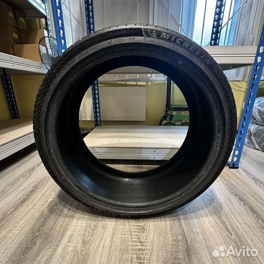 Michelin Pilot Sport 4 SUV 275/35 R23 и 315/30 R23 108Y