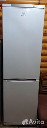 Холодильник Indesit