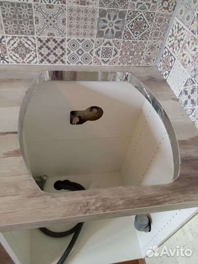 Сборщик кухонь качественно и аккуратно. Замерщик