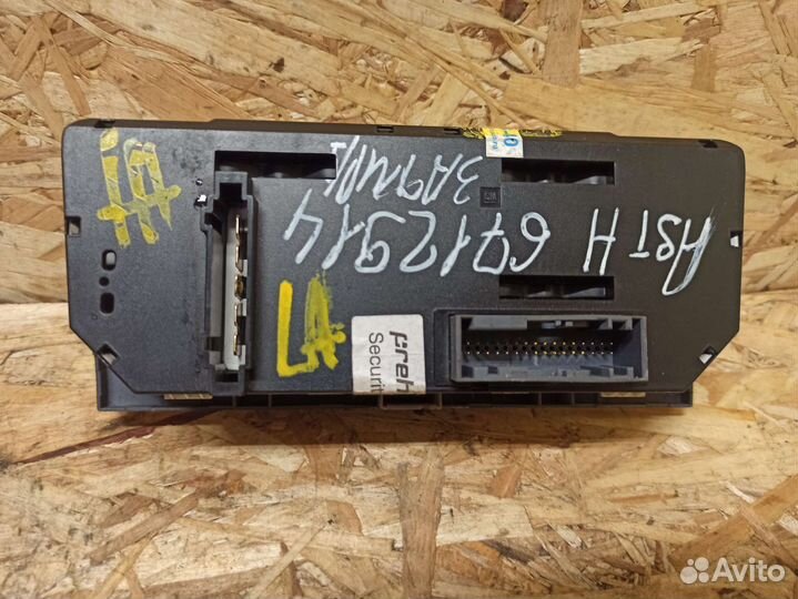 Блок управления климатом Opel Zafira B Astra H