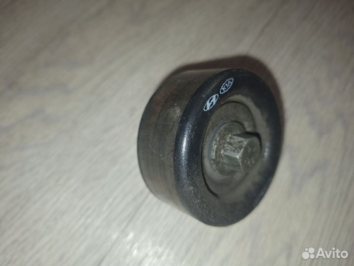 Ролик б/у для kia