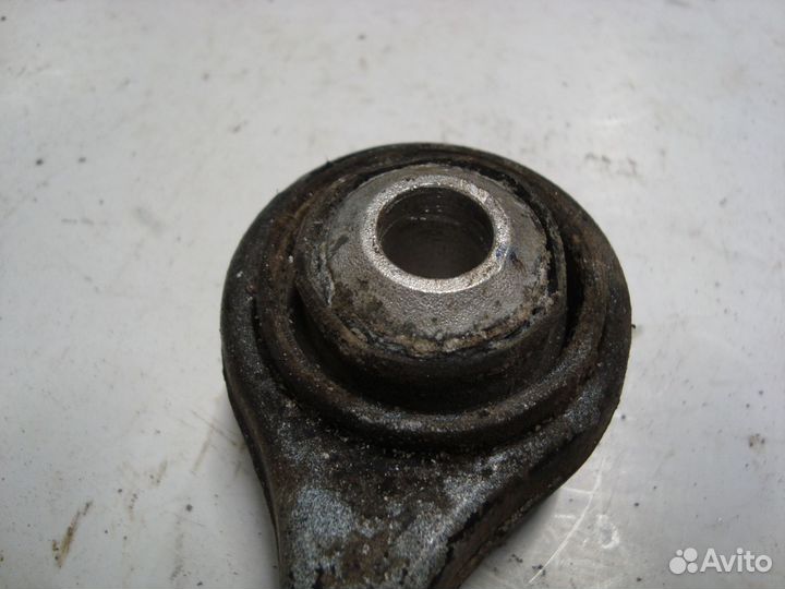 Тяга верхняя поперечная правая W251 M272