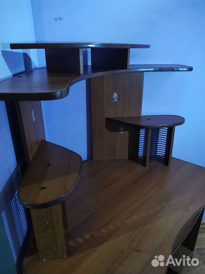 Компьютерный стол