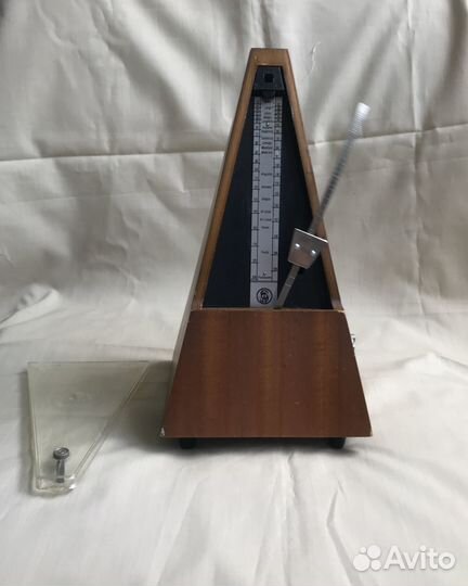 Метроном механический