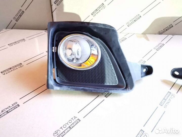 Рамка противотуманной фары Lexus Lx 570 J200