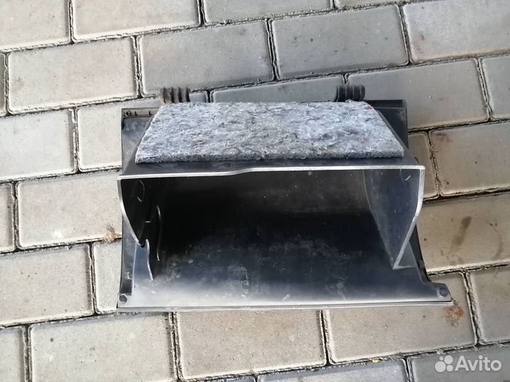 Бардачок Митсубиси лансер 10