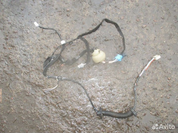 Электропроводка двери передней правой