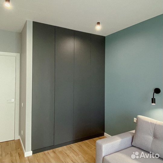 Шкаф с зеркалом