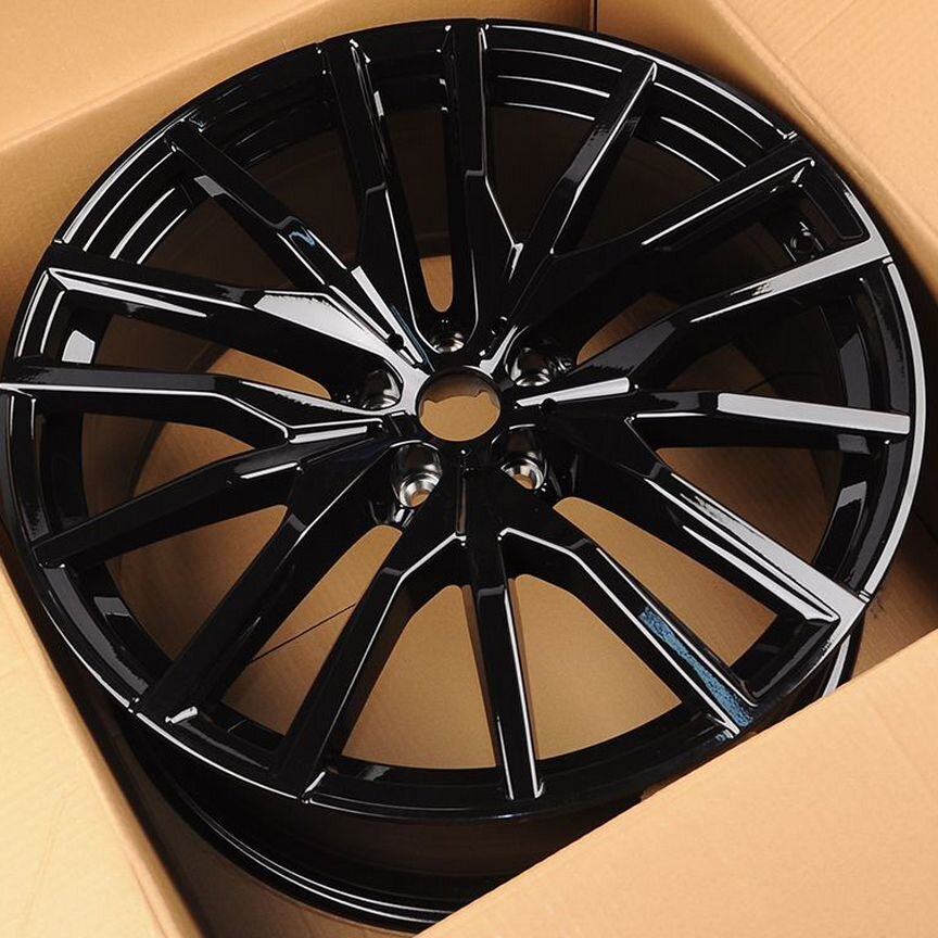Диски на BMW-X5(G), BMW-X6(G), BMW-X7(G) Luistone L2597 9.5x22/5x112 D66.6 ET37 Gloss Black литой